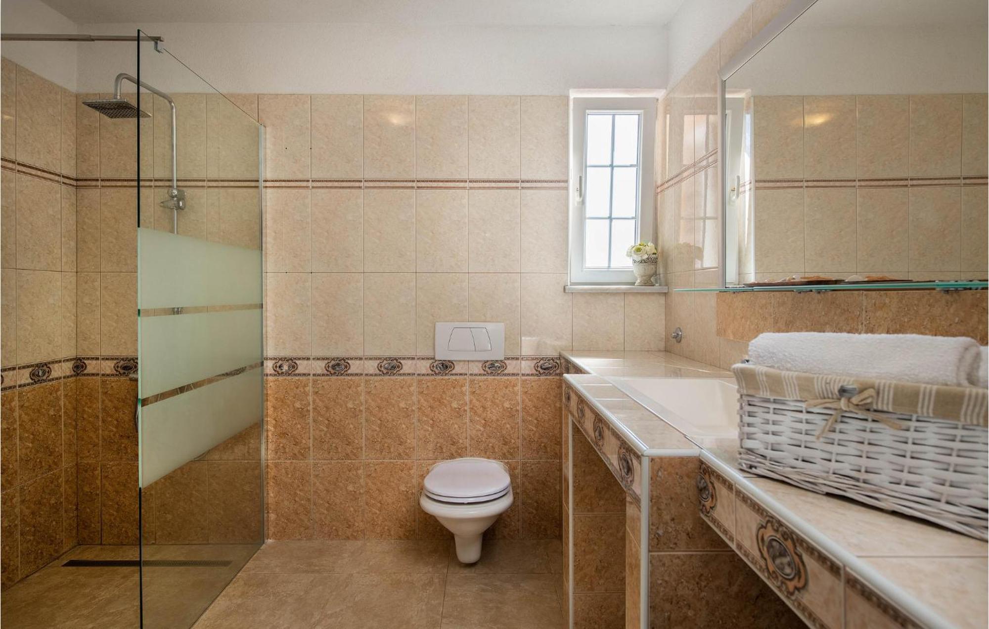 Gorgeous Home In Labin With Outdoor Swimming Pool Eksteriør bilde